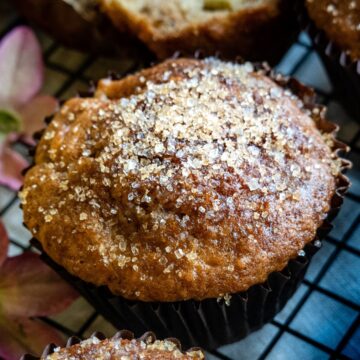 featured image banana rhubarb muffin